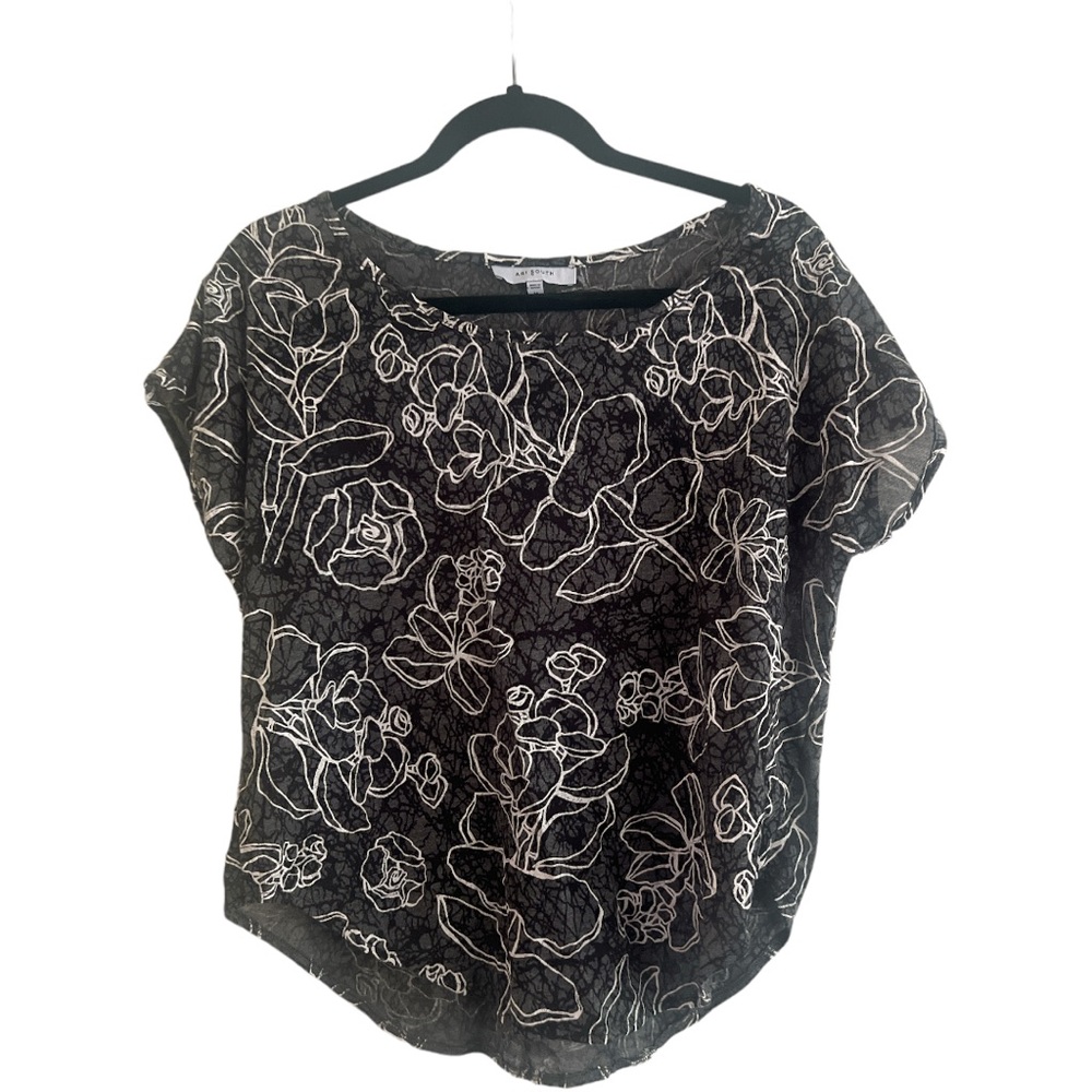 Ari South top